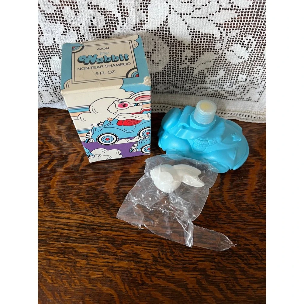 VTG NOS 1983 Avon The Wabbit Non-Tear Shampoo Blue Roadster Bottle with Decals